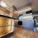 Karzo Lu 207 Free Garage 아파트