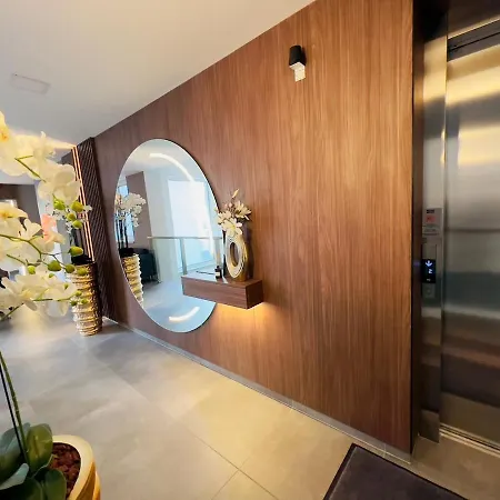 Karzo Lu 207 Free Garage * بودابست