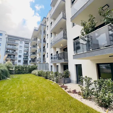 Karzo Lu 207 Free Garage * بودابست