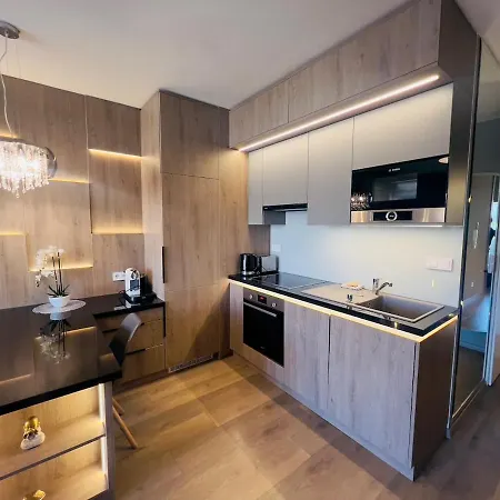 Karzo Lu 207 Free Garage Budapešť