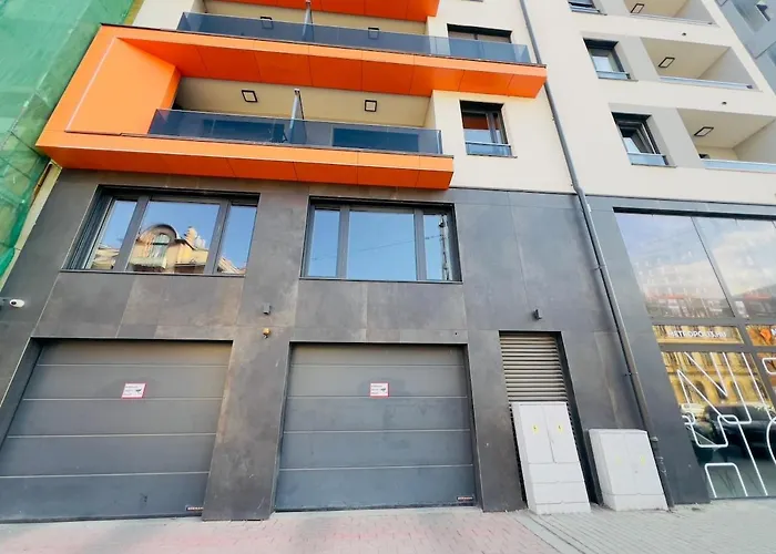 Karzo Lu 207 Free Garage Apartment